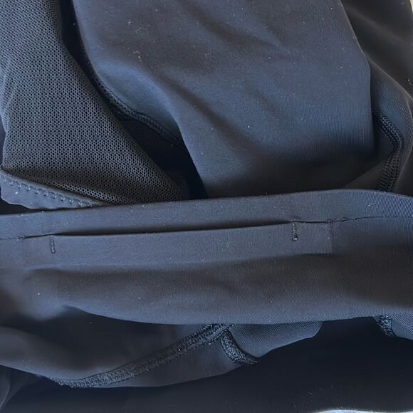 SOLD Lululemon Black tights/leggings Capri, size XS (6) preowned - Picture 9 of 12